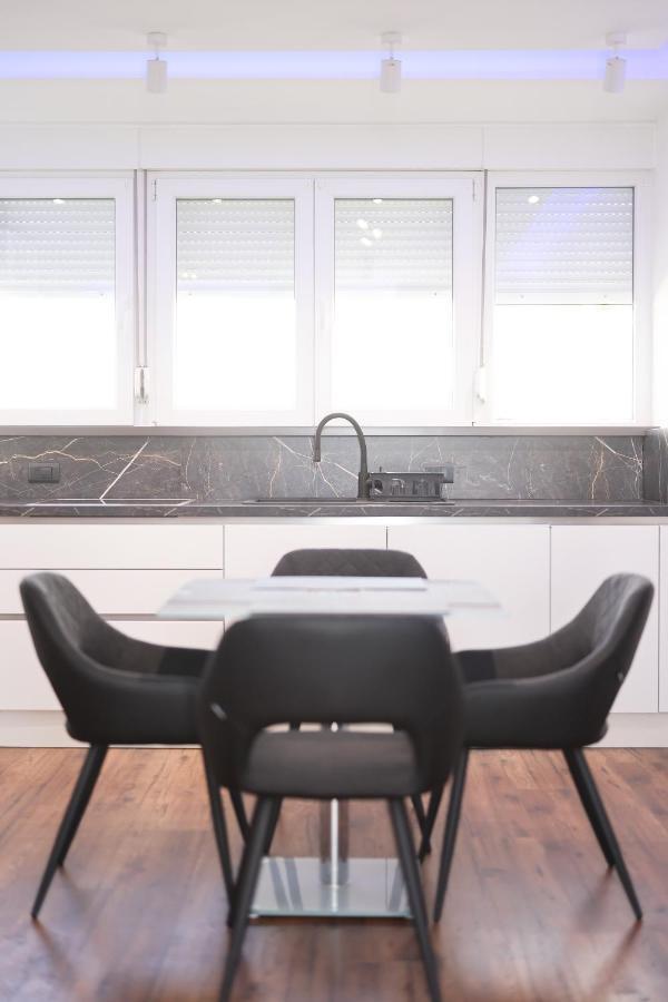 Apartment Larga Zara Esterno foto